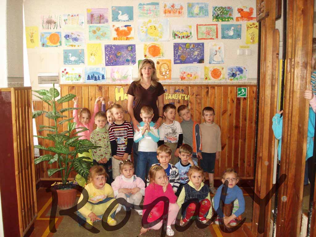 Первая выставка юных художников